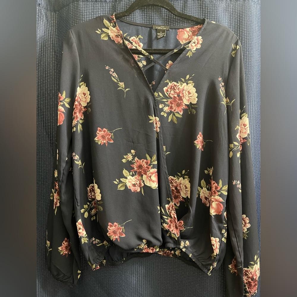 Rue 21 XL Long sleeve